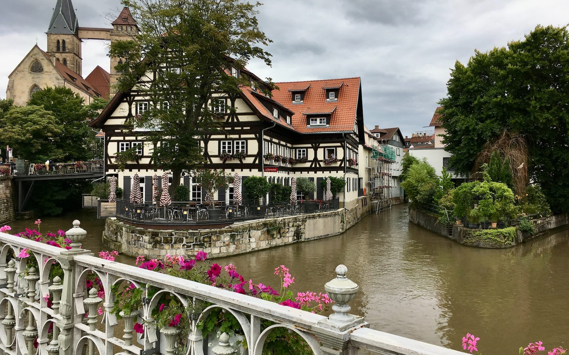 Hotel in Esslingen schnell finden – Rooms24